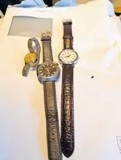 Zum Verkauf aus Nachlaß kommen 2 Herren 1 Damen Armbanduhren. Ein Ehepartner lebt noch, d.h. der Besitznachweis kann erbracht we