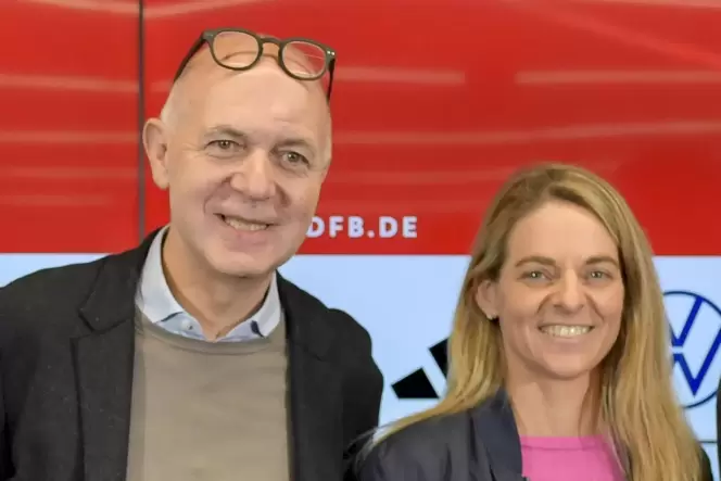 Ihre Überzeugungsarbeit reichte nicht: DFB-Sportdirektorin Nia Künzer und DFB-Präsident Bernd Neuendorf.