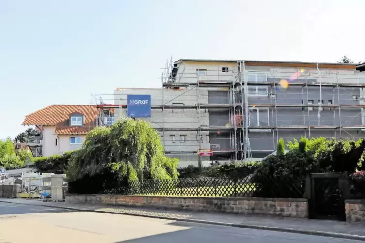 Ein neuer Gebäudekomplex des Masurenhofs entsteht derzeit in der Weinstraße Süd.