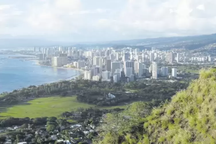 Ein Blick auf Honolulu, die Hauptstadt des US-Bundesstaats Hawaii. 340.000 Menschen leben in der Pazifikmetropole. Und auch die 