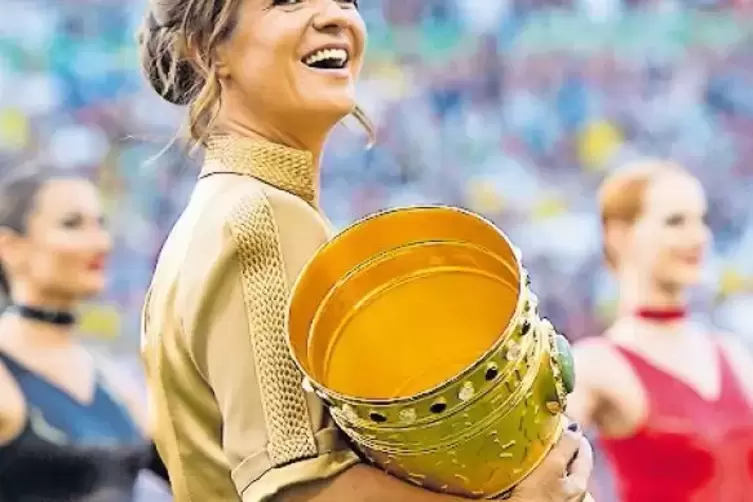 DFB-Pokalbotschafterin Katarina Witt. Wieso eigentlich?