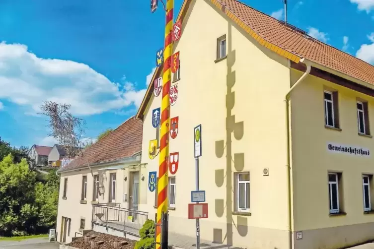 Im Aschbacher Dorfgemeinschaftshaus sollen die sanitären Anlagen erneuert werden – außerdem soll im Erdgeschoss eine behinderten