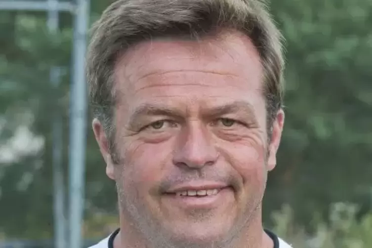Will kürzertreten und hört als erfolgreicher U19-Trainer des 1. FC Kaiserslautern auf: der beliebte Ex-Profi Gunther Metz. Foto:
