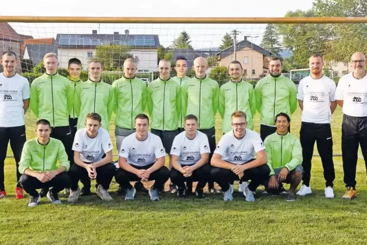 SV Lohnsfeld, Meister der Fußball-C-Klasse Kaiserslautern-Donnersberg Süd, Saison 2016/2017, hintere Reihe von links: Co-Trainer