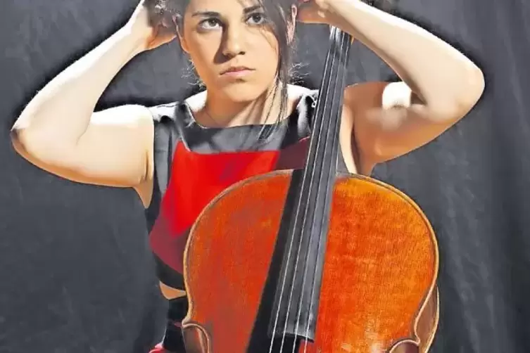 Kommt auf den Trifels: die türkische Cellistin Nil Kocamangil.