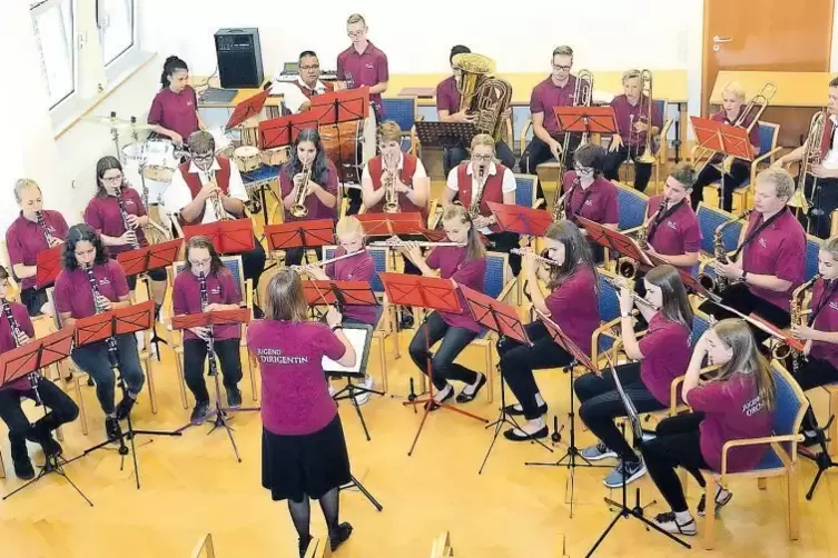 Könner am Werk: Das Jugendorchester der Gesangvereinskapelle gab unter Stabführung von Annika Geib Kostproben aus seinem Reperto