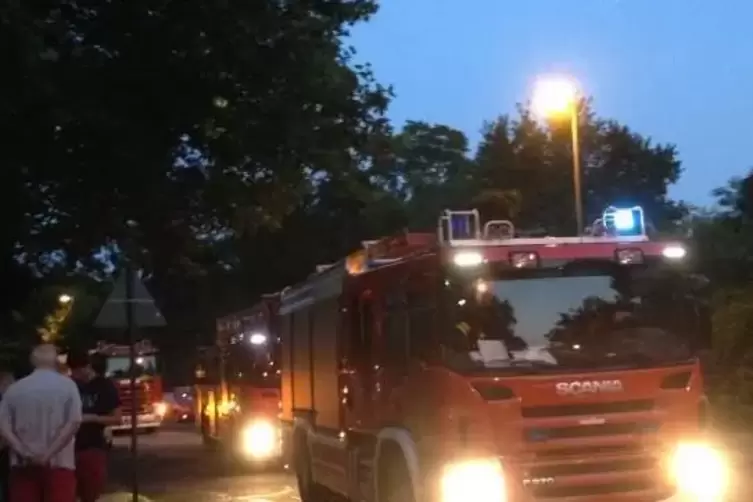 In der Böcklinstraße hat die Feuerwehr kontrolliert, ob Gas ausgetreten ist.  Foto: Antje Landmann