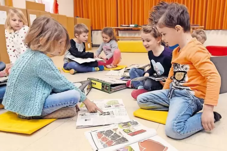 Grashüpfer-Kinder im April beim Leseförderungsprojekt der RHEINPFALZ. Der Landesrechnungshof hat die Kostenseite des Laumersheim