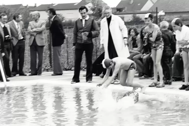Dr. Hans-Dieter Hoffmann, weiß, dass das Bad gerade von älteren Gästen geschätzt wird. 1977 war er bei der Eröffnung dabei. Er h