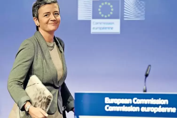 Die EU-Kommission mit Wettbewerbskommissarin Margrethe Vestager wird entscheiden, ob Rheinland-Pfalz den Hunsrück-Flughafen noch