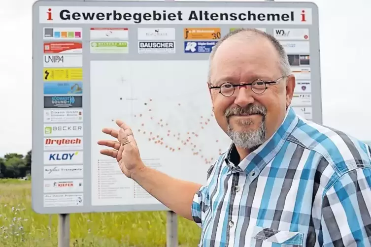 Die Tatsache, dass die meisten Neustadter Gewerbegebiete in Lachen-Speyerdorf angesiedelt sind, wird nach Meinung Claus Schicks 