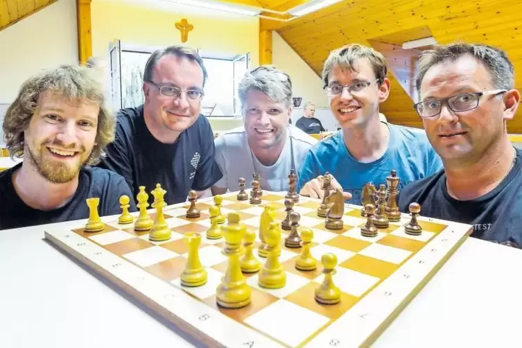 Haben wieder gut lachen: Tobias Faulhaber, Christian Senk, Christoph Göbel, Jans Babutzka und Christian Biedinger (von links) vo