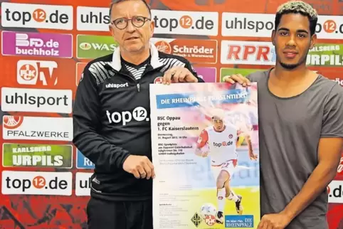 Werben fürs Benefizspiel zugunsten von Mama/Papa hat Krebs am 31. August in Oppau: FCK-Trainer Norbert Meier und Phillipp Mwene.
