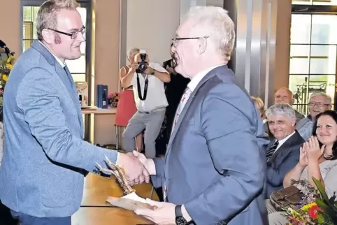 Eng verbunden: Der scheidende Bürgermeister Peter Scheidel (rechts) und Nachfolger Markus Zwick.