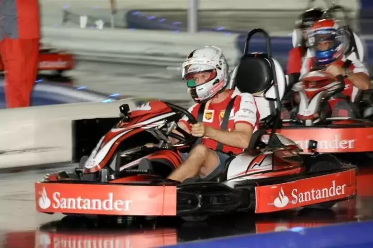Rennsport-Größen wie Formel-1-Weltmeister Sebastian Vettel saßen alle einmal im Kart. Mit dem Neubau einer Indoor-Rennstrecke am