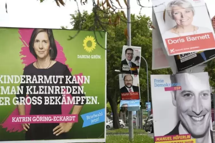Noch läuft der Wahlkampf auf Hochtouren: Die Parteien werben unter anderem mit Plakaten um die Gunst der Bürger – wie hier zwisc