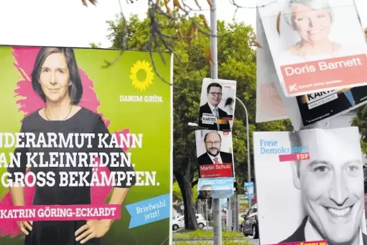Noch läuft der Wahlkampf auf Hochtouren: Die Parteien werben unter anderem mit Plakaten um die Gunst der Bürger – wie hier zwisc