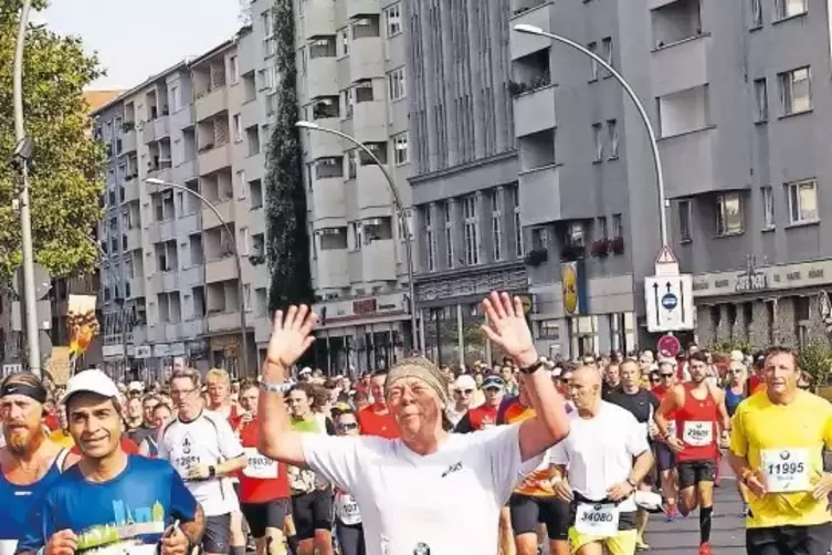 Udo Lichtenthäler bei seinem 13. Berlin-Marathon im Jahr 2016. Seit seiner zehnten Teilnahme im Jahr 2011 hat er Anspruch auf se