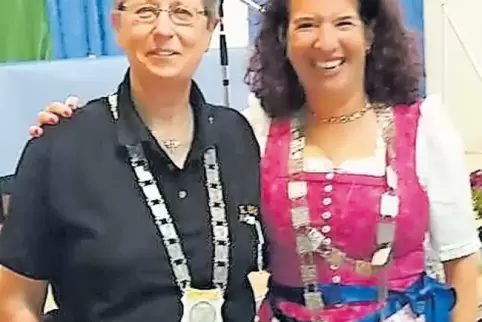 Treffsichere Königinnen: Stefanie Wild (links)und Katja Oswald-Sessar vom SV Ramsen.