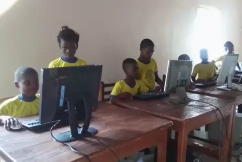 Blick in einen Unterrichtsraum der Start Life School Obowo.
