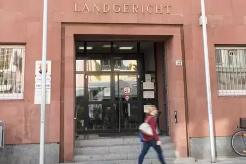 Vor dem Schwurgericht am Landgericht Frankenthal wurden die Plädoyers im Neuhofener Mordprozess gehalten. 