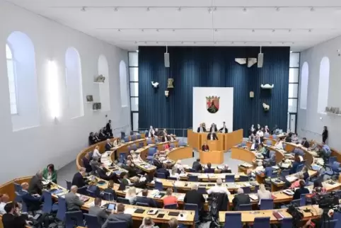 Die Ministerpräsidentenwahl in Mainz ist nur mit der Mehrheit aller Abgeordneten möglich. 