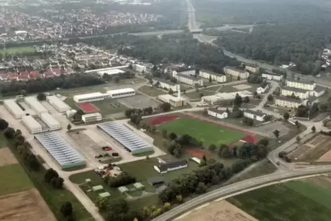 Idee: Landesgartenschau auf dem Sportplatz der früheren Kaserne und angrenzenden Flächen. Idee: Landesgartenschau auf dem Sportplatz der früheren Kaserne und angrenzenden Flächen.