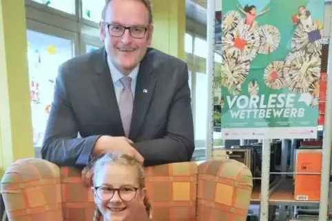 Emilia Gollasch mit OB Markus Zwick