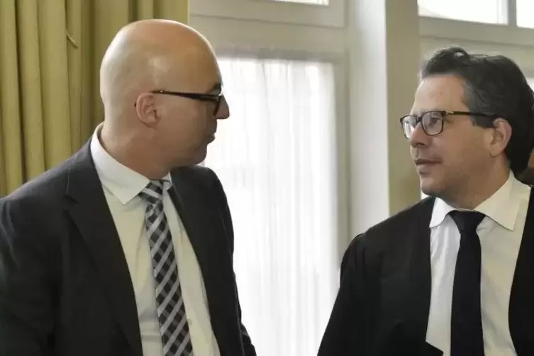 Standen den Opfern und ihren Hinterbliebenen juristisch bei: die Ludwigshafener Anw&auml;lte Alexander Klein und Jan Schabbeck. 
