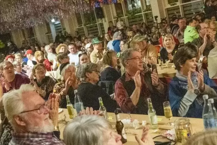 Gute Stimmung herrschte im Saal.