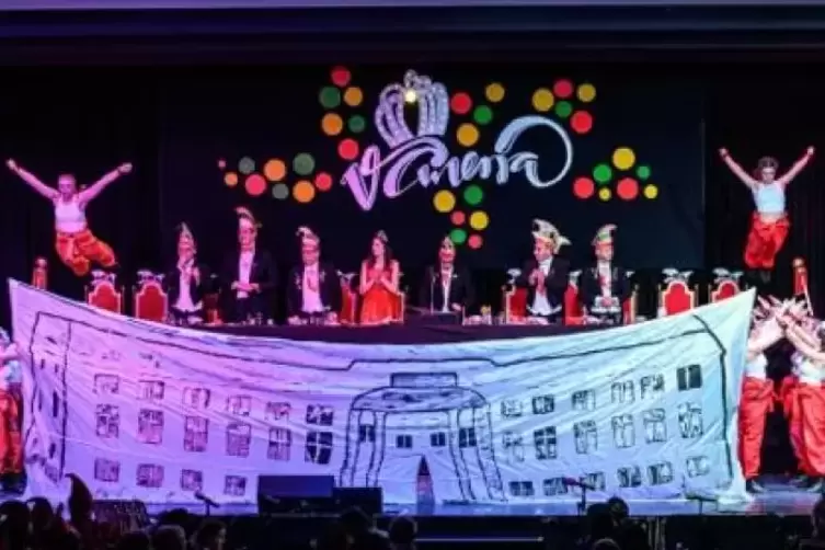 Spektakul&auml;r, anspruchsvoll und mit tollem B&uuml;hnenbild: der Showtanz &bdquo;Haus des Geldes&ldquo;, aufgef&uuml;hrt von der Ballettschule Flex & Po