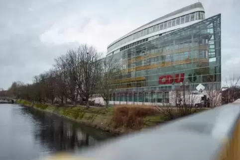 Dunkle Wolken über der CDU. Die Partei muss sich nun eine neue Führung suchen.