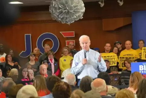 Wahlkampf in New Hampshire (1): Ex-Vizepräsident Joe Biden in Ashworth by the Sea, einem Ort an der Atlantikküste. Links im Hint