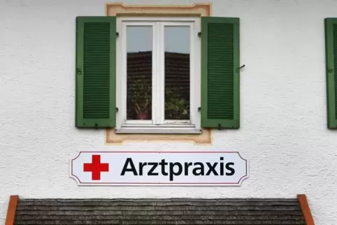 Die Landarzt- und die ÖGD-Quote seien Teil der langfristigen Strategie des Landes zur Sicherstellung der ärztlichen Versorgung, 