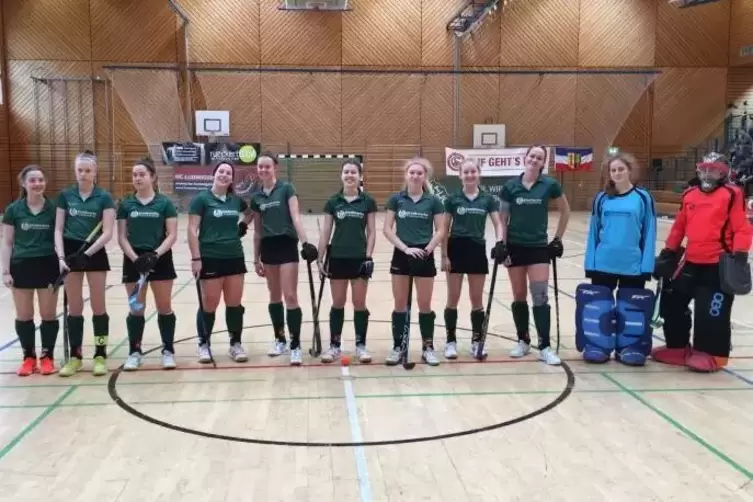 F&uuml;r die TG spielten (von links) Anna Kohring, Hannah Schiller, Dana Sieber, Laura Hilbert, Liv Sch&uuml;tze, Emily Behrendt, Marie Fi