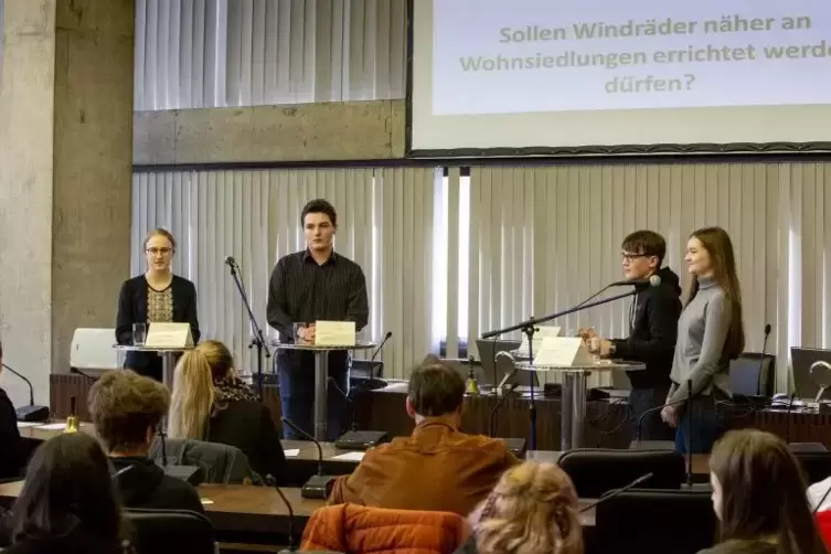 Starke Argumente beim Thema Windkraft gefragt: bei der Debatte von links Hannah Bächle, Sandro Sprach, Jan Schöneberger und Flor