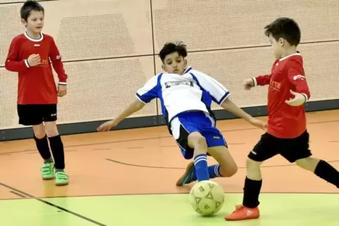 4:1 lautete das Endergebnis im Spiel zwischen Beindersheim (weiße Trikots) und Großniedesheim (rote Trikots). 