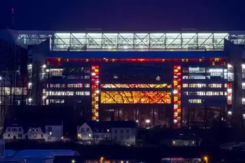 Wenige Tage vor der Entscheidung im Stadtrat (Samstag, 11 Uhr, Rathaus) über die Reduzierung der Stadionmiete hat der 1. FC Kais