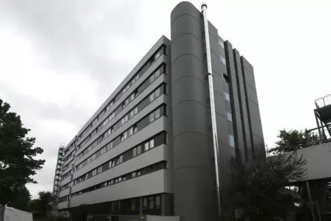 An der Westseite des Hauptgebäudes der Stadtklinik Frankenthal soll der Erweiterungsbau entstehen. In dem Komplex sollen Psychia