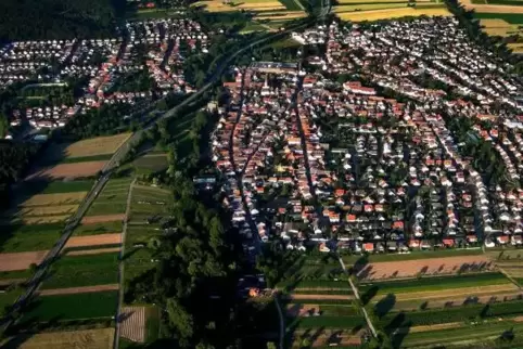 Teilt Dudenhofen seit 40 Jahren in zwei Bereiche: die B39.