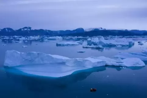 In der Arktis schmilzt das Eis. 