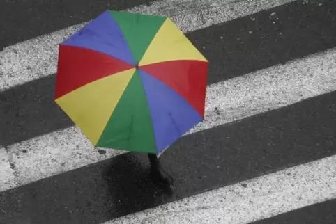 Wer einen Regenschirm dabei hat, ist in den nächsten Tagen gut beraten.