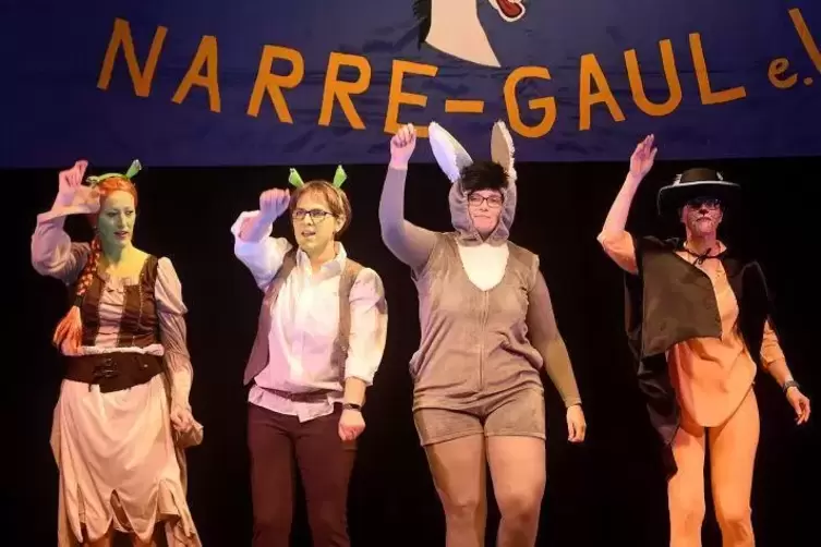 ... nat&uuml;rlich mit Oger Shrek, seiner Frau Fiona, dem Esel und dem gestiefelten Kater.