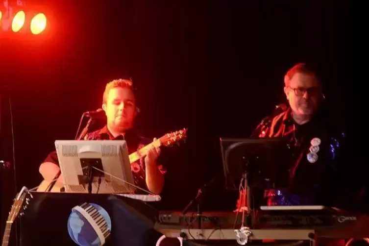 Musik kam von 1&1 Man Sound. 