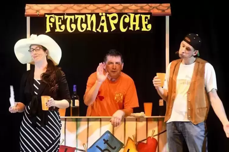 Beim Theatersketch von &bdquo;Fettn&auml;pfchen&ldquo; ...