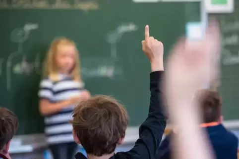 Stefanie Hubig (SPD) sprach sich für getrennten Unterricht in Fächern wie Mathe und Physik aus. 