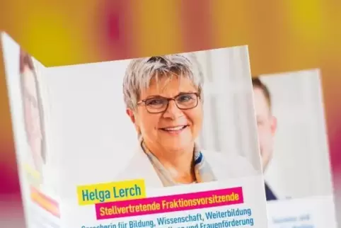  Jetzt wohl überarbeitungsbedürftig: ein FDP-Prospekt mit dem Porträt von Helga Lerch (FDP), bisher bildungspolitische Sprecheri