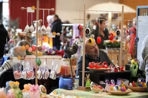 Auf großes Interesse stößt jedes Jahr der Ostereiermarkt in Kandel. 