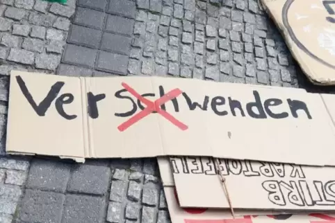 Bei den „Effchecks“ gibt das Landesamt für Umwelt Tipps, wie Energie, Wasser, Abfall oder Material eingespart werden können. 