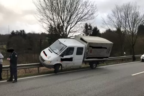 Der Sprinter rutschte rund 160 Meter auf der Leitplanke entlang, bevor er zum Stehen kam. 
